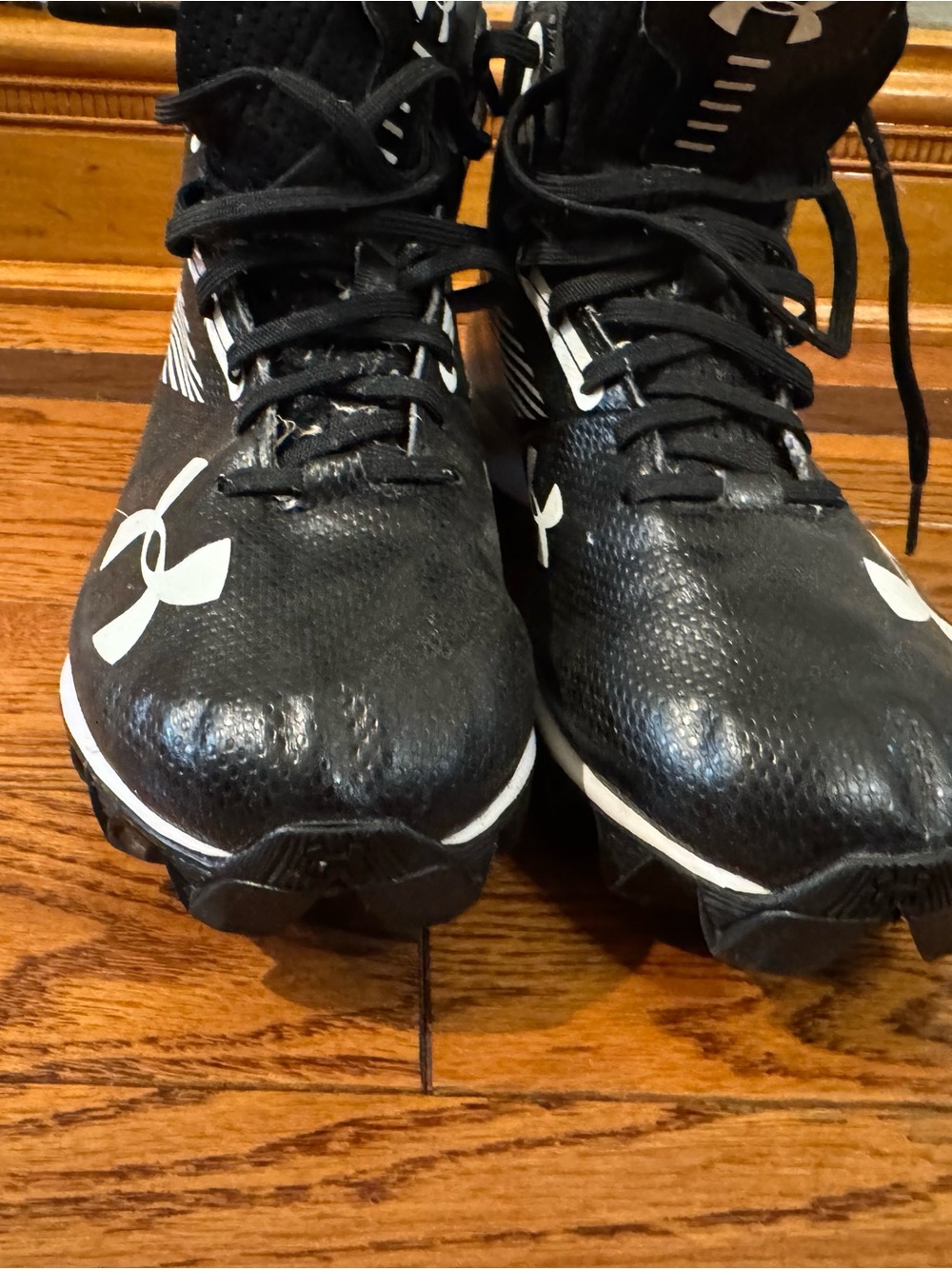 Under Armour Men’s Black Athletic Cleats